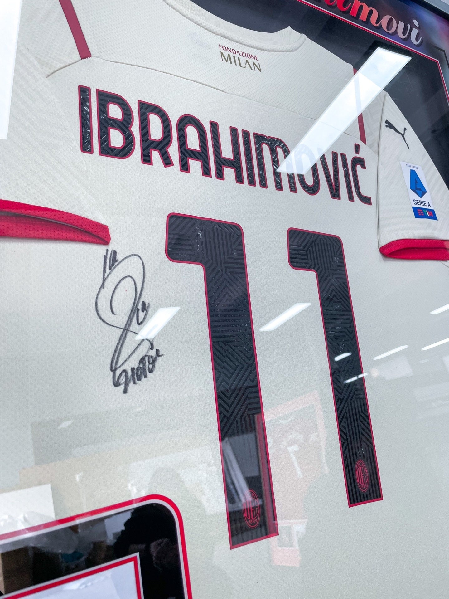 A.C. Milan Ibrahimović Autographed Jersey with Personalized Custom Design Framed 00017