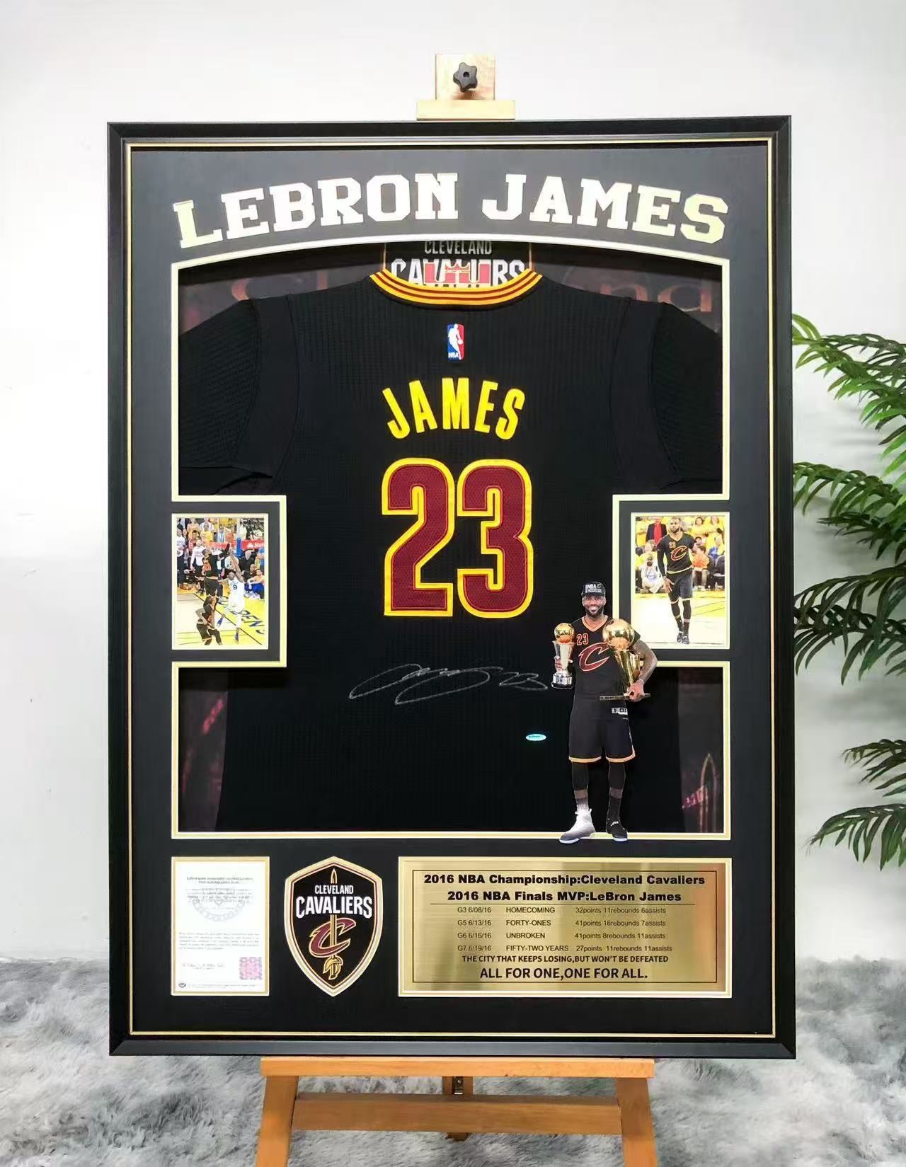 Cleveland Cavaliers LeBron James  Autographed Jersey with Personalized Custom Design Framed 000036