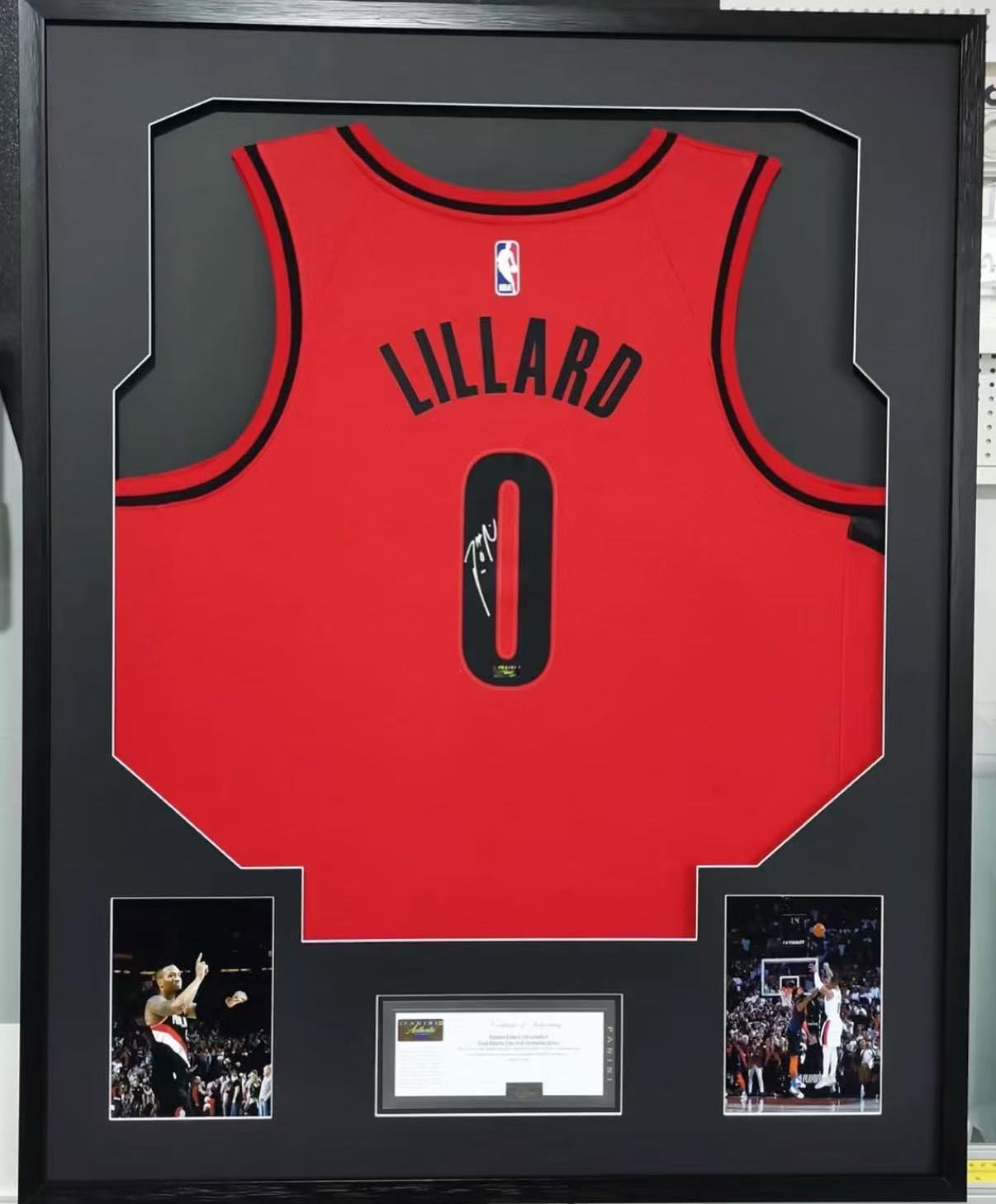 Trail Blazers Damian Lillard Autographed Jersey with Standard Design Framed00002