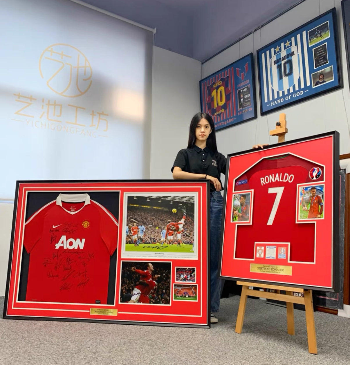 Manchester United Cristiano Ronaldo Autographed Jersey with Personalized Custom Design Framed 000015