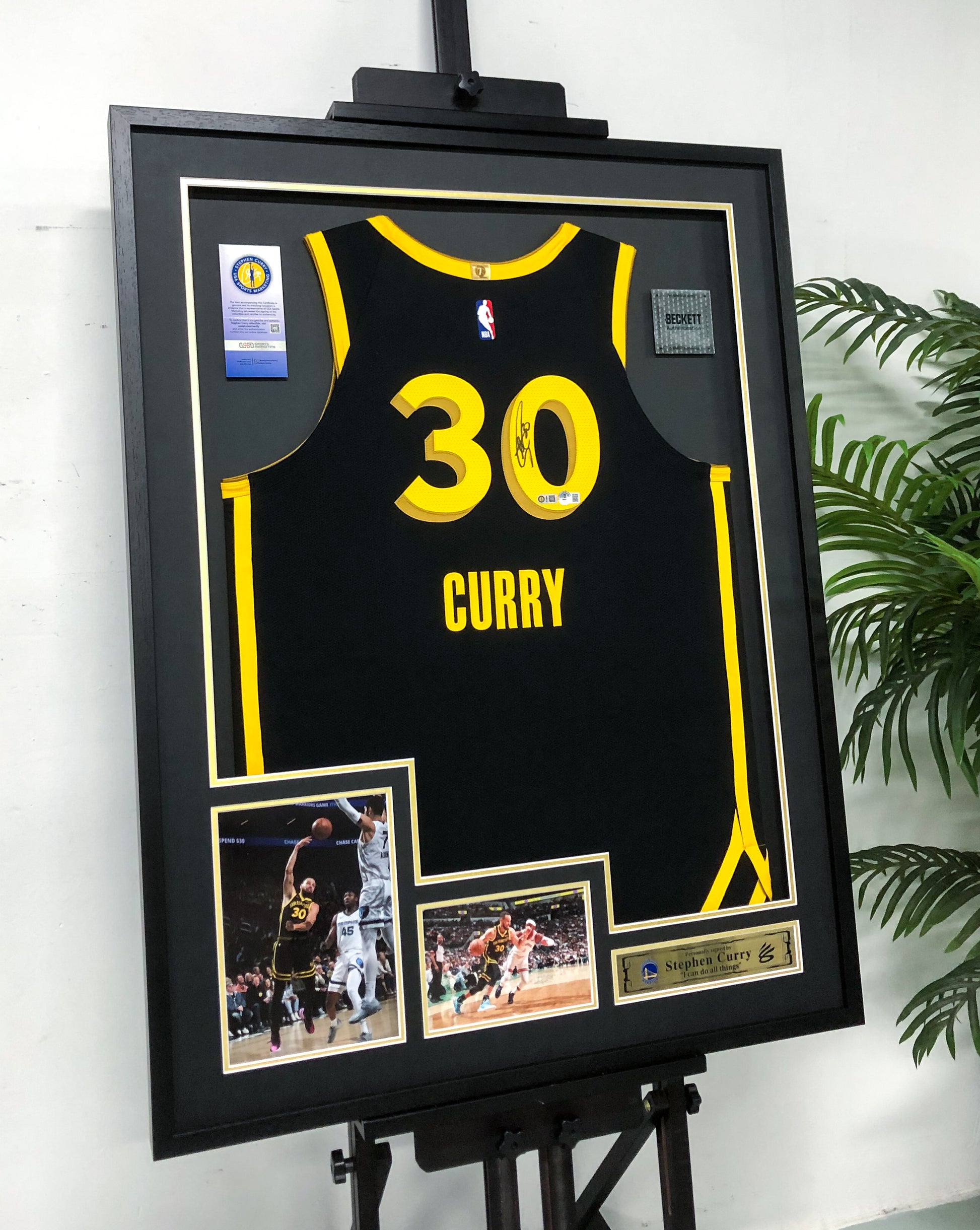 Golden State Warriors Stephen Curry Autographed Jersey with Personalized Custom Design Framed 000056