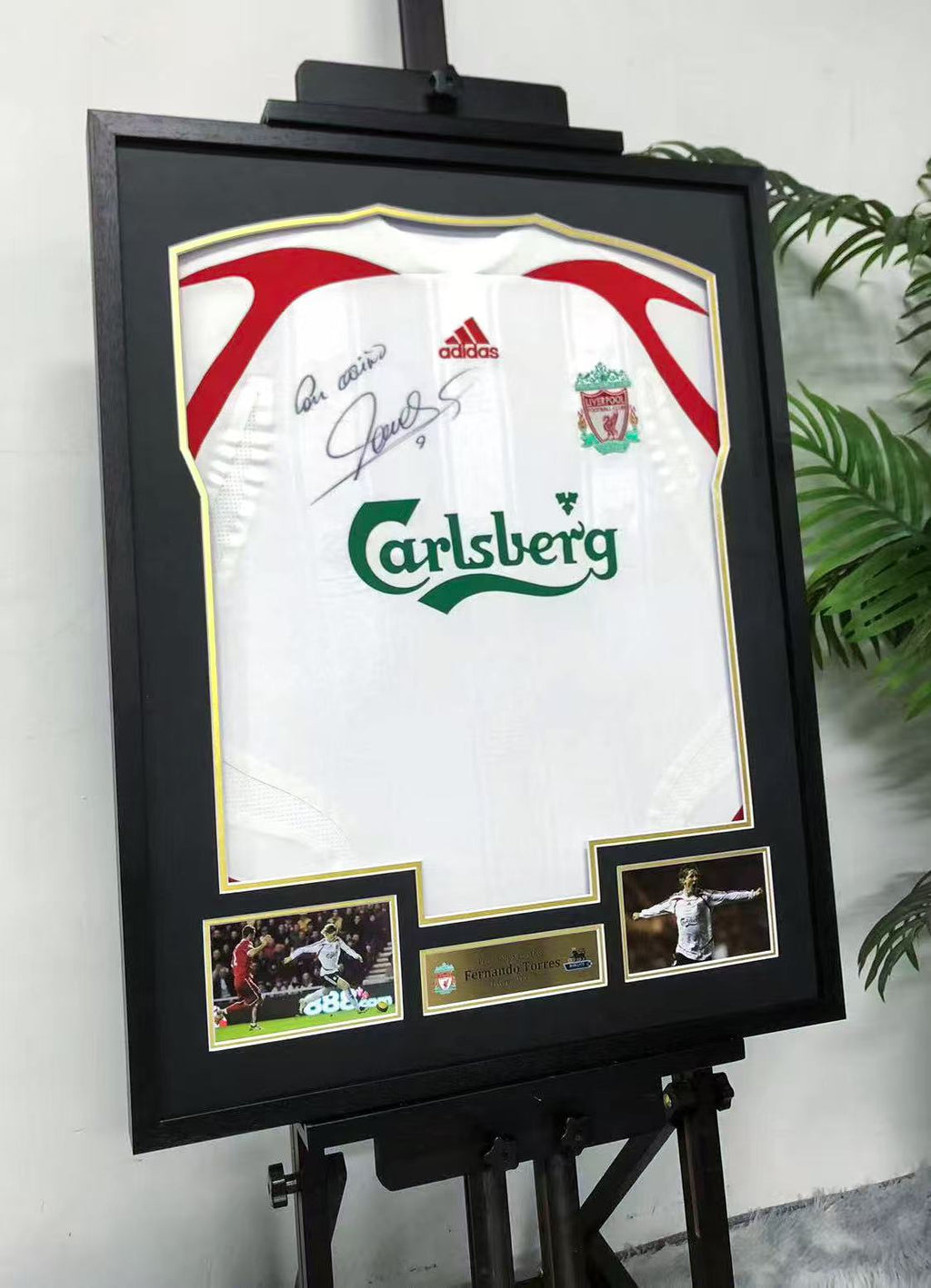 Liverpool FC Football Club Autographed Jersey with Standard Design Framed 000045