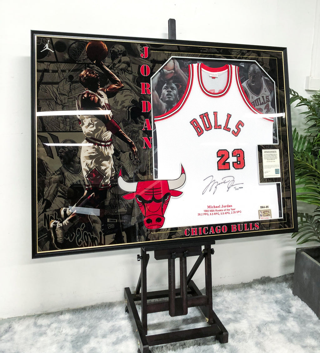 Chicago Bulls Michael Jordan Autographed Jersey with Standard Design Framed 00086
