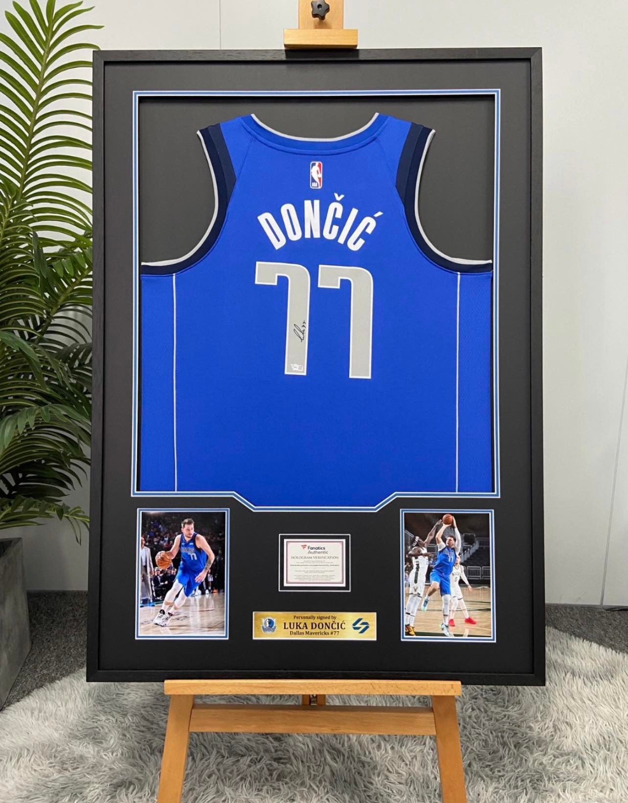 Dallas Mavericks Luka Doncic Autographed Jersey with Standard Design Framed00006