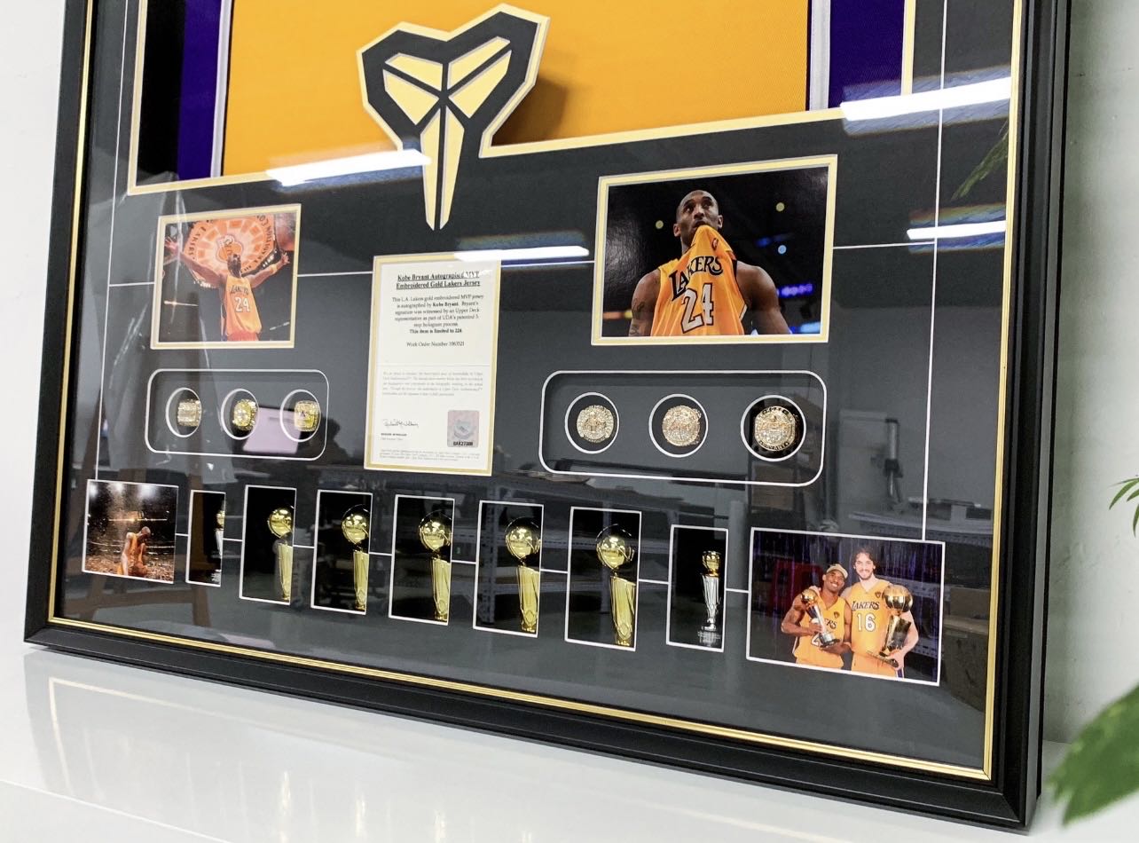 Los Angeles Lakers Kobe Bryant Autographed Jersey with Personalized Custom Design Framed 00008