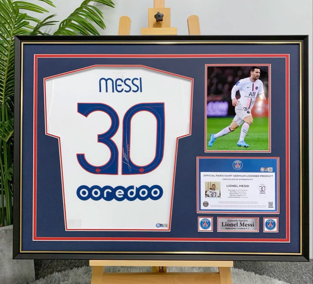 Paris Saint-Germain F.C. Lionel Messi Autographed Jersey with Personalized Custom Design Framed 000015