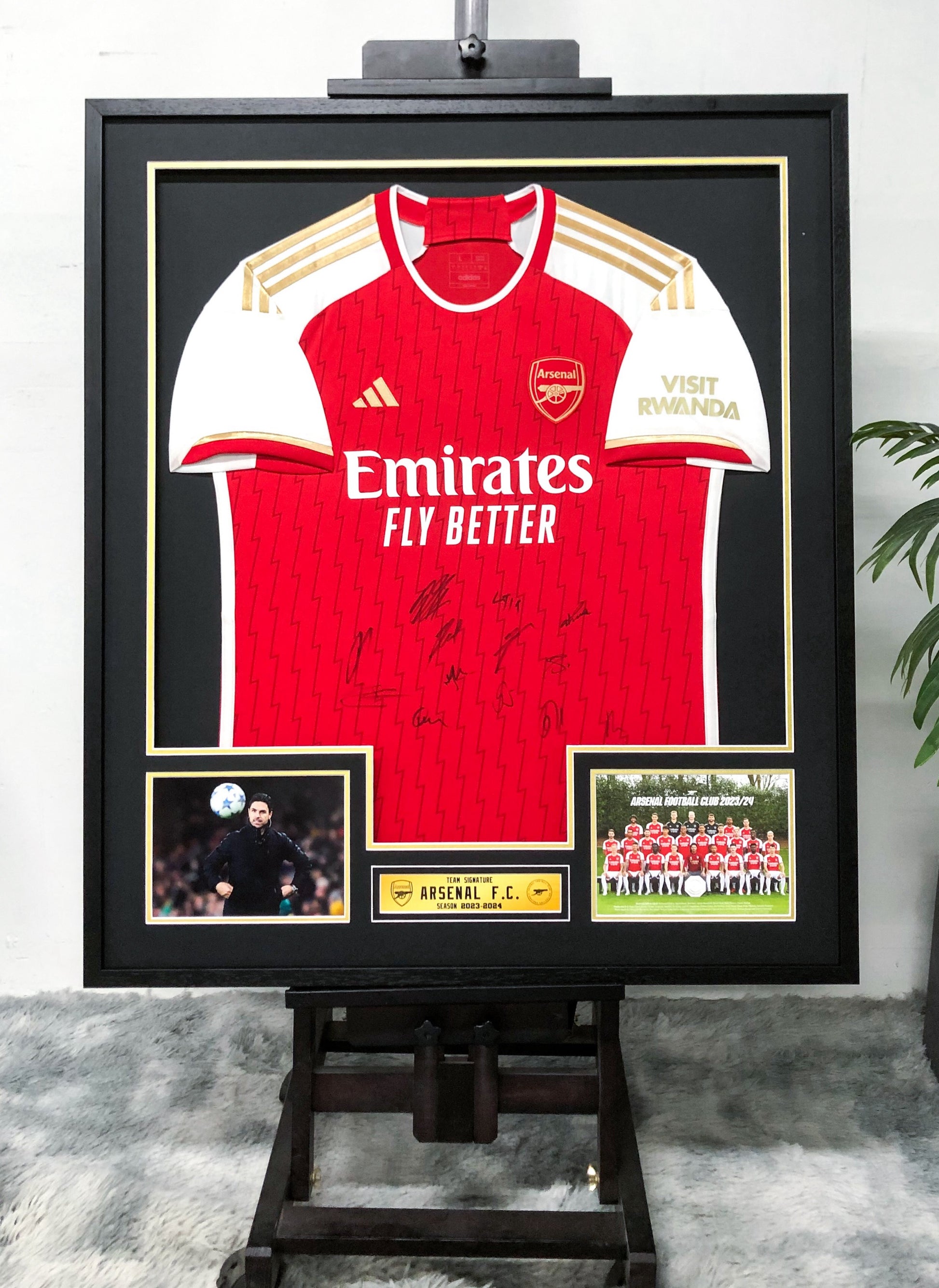 The Arsenal Football Club Autographed Jersey with Personalized Custom Design Framed 00035