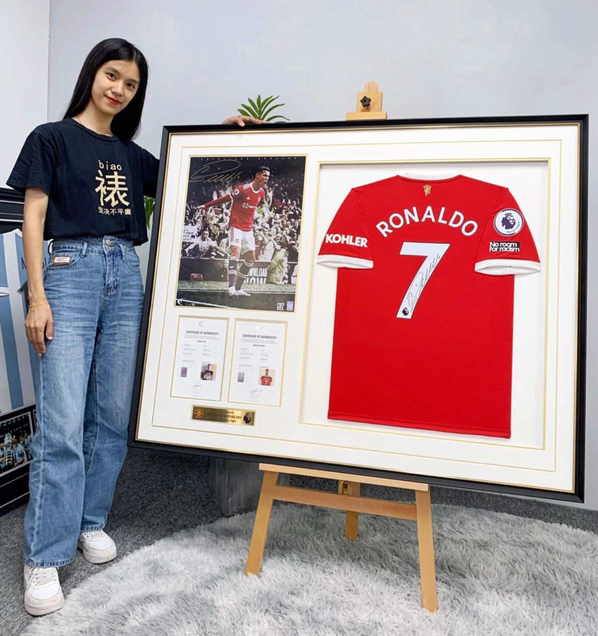 Manchester United Cristiano Ronaldo Autographed Jersey with Personalized Custom Design Framed 00004
