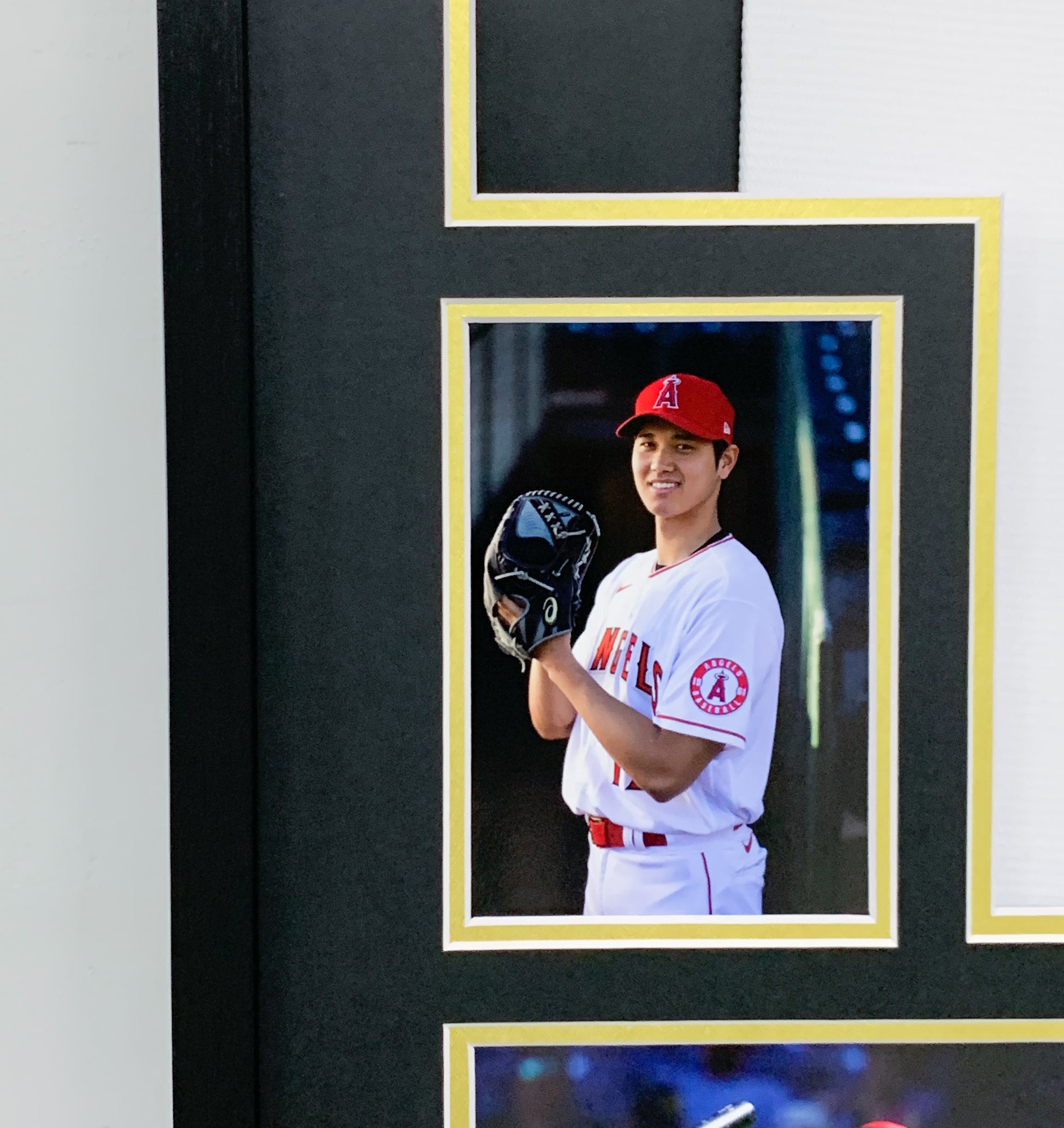 Los Angeles Angels Shohei Ohtani Autographed Jersey with Personalized Custom Design Framed 000002