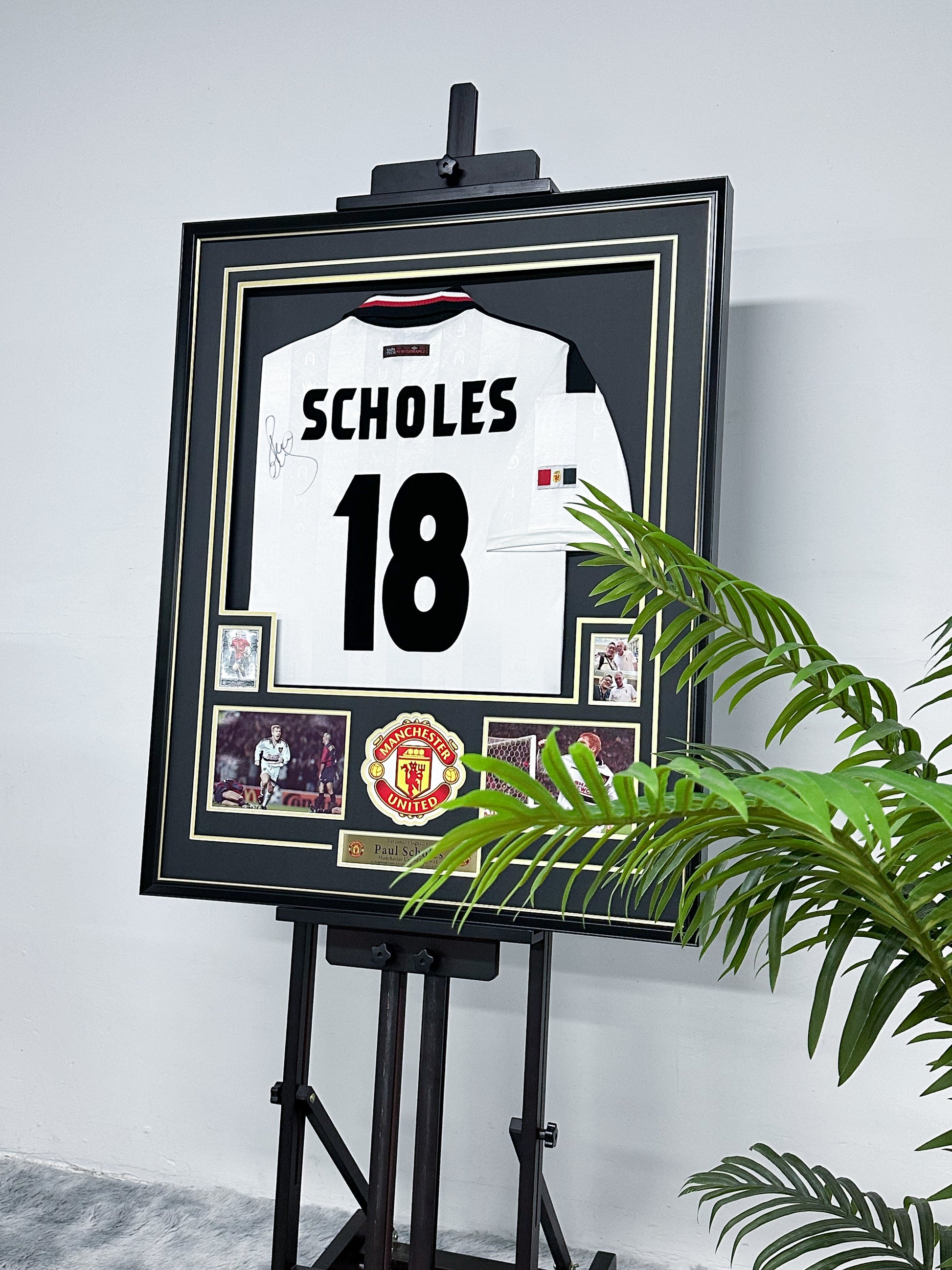 Manchester United Paul Scholes Autographed Jersey with Personalized Custom Design Framed 00034