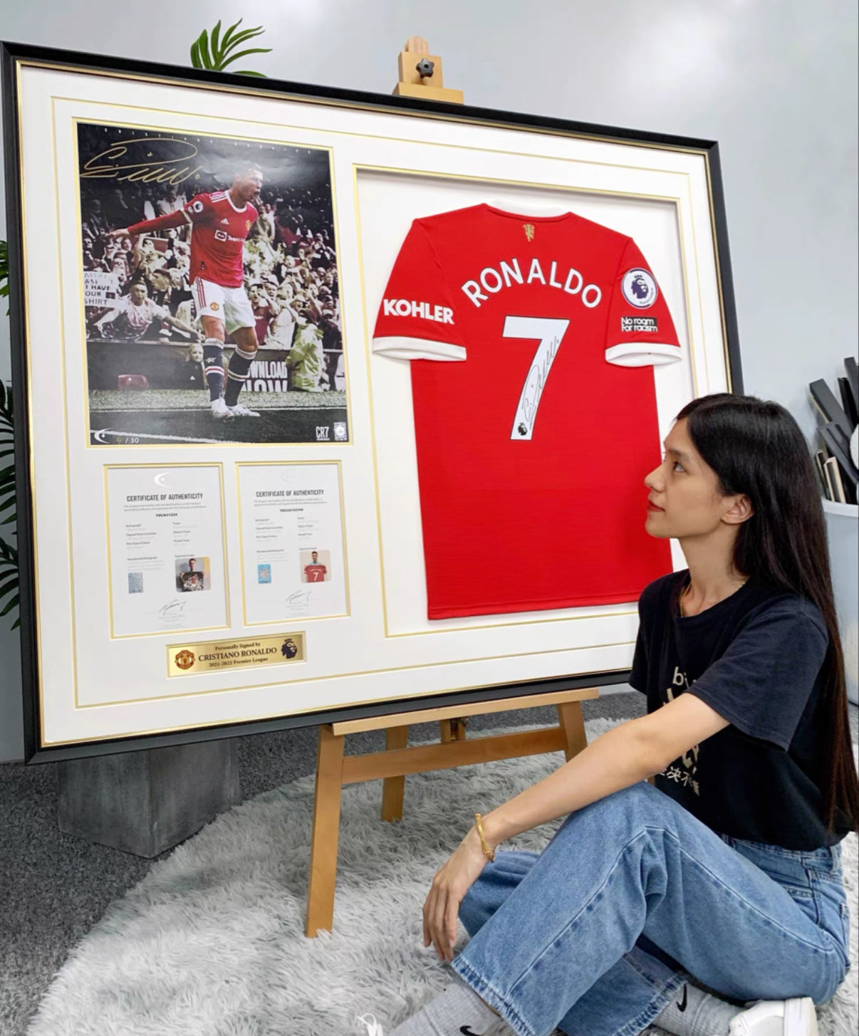 Manchester United Cristiano Ronaldo Autographed Jersey with Personalized Custom Design Framed 00002