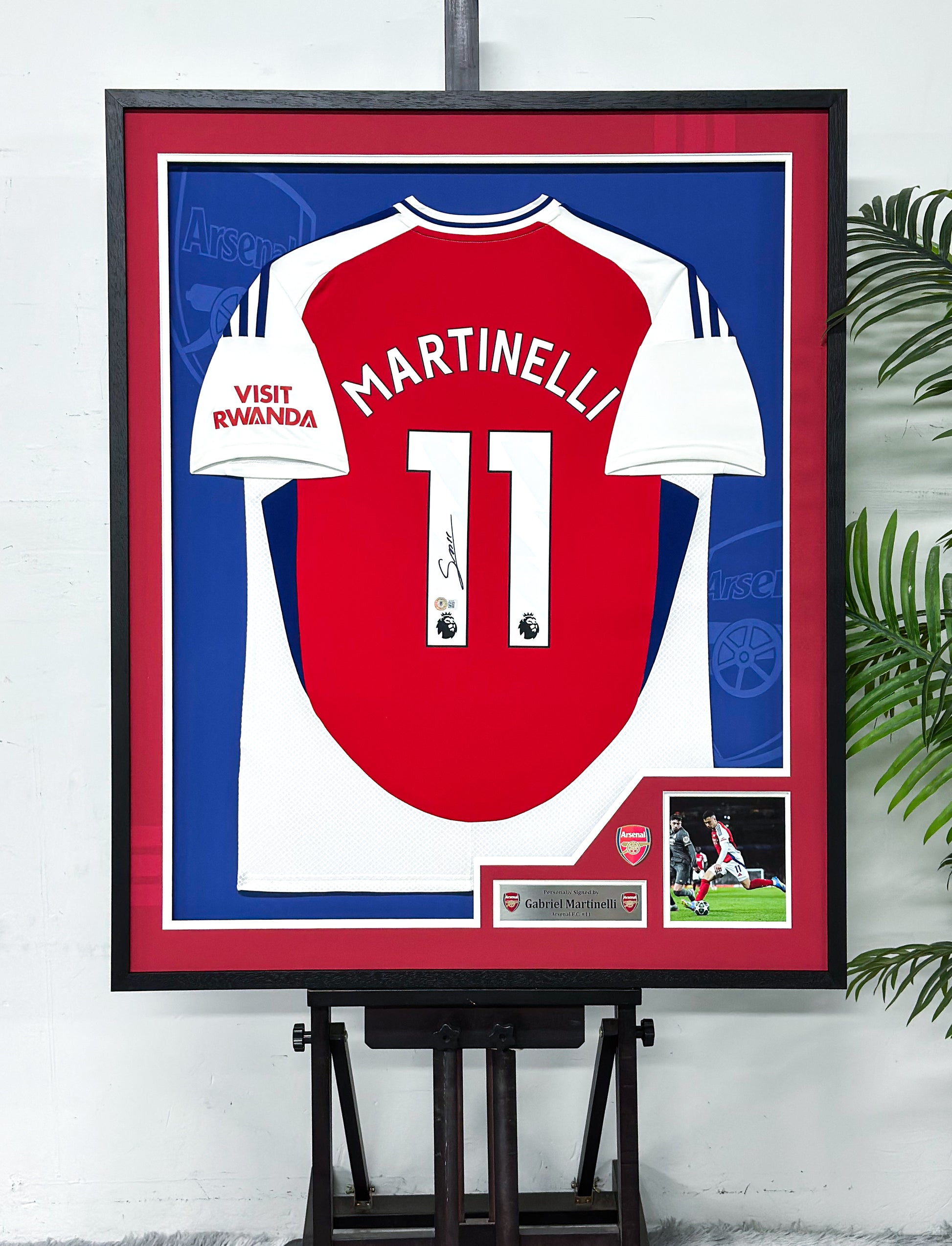 The Arsenal Gabriel Martinelli Football Club Autographed Jersey with Personalized Custom Design Framed 00044