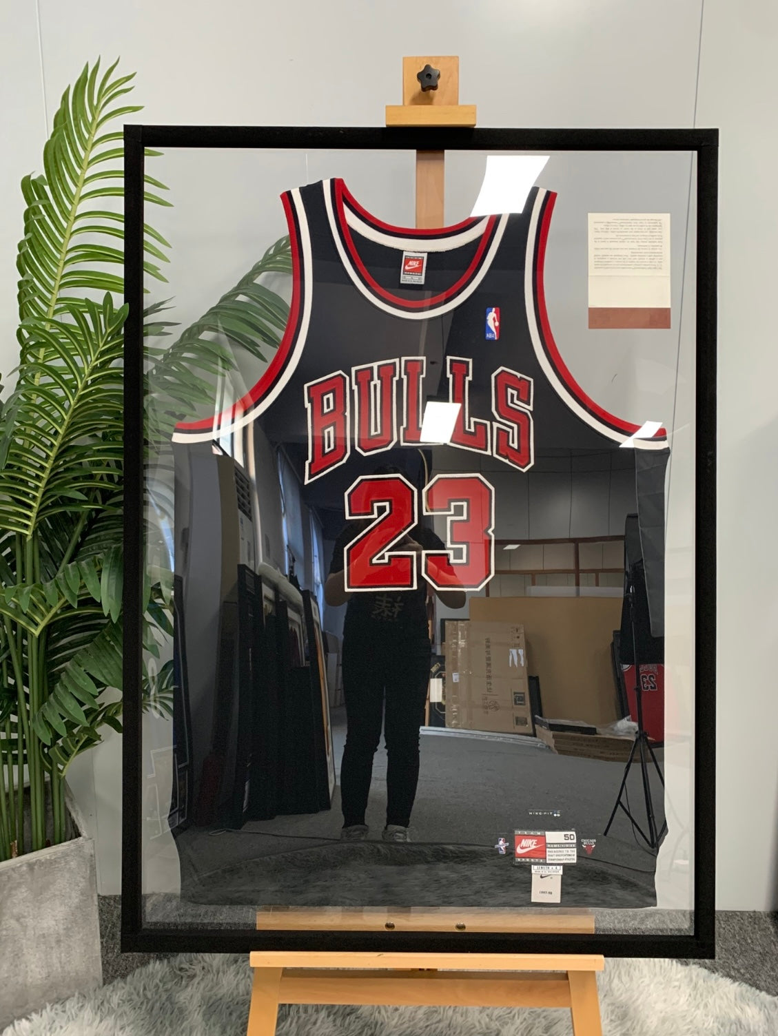 Chicago Bulls Michael Jordan Autographed Jersey with Standard Design Framed 00071