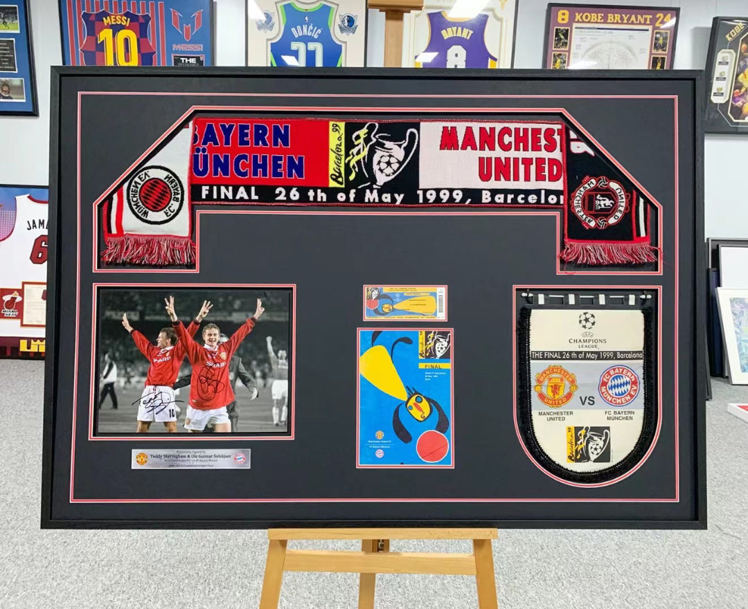 Manchester United vs Bayern Collectibles 000187