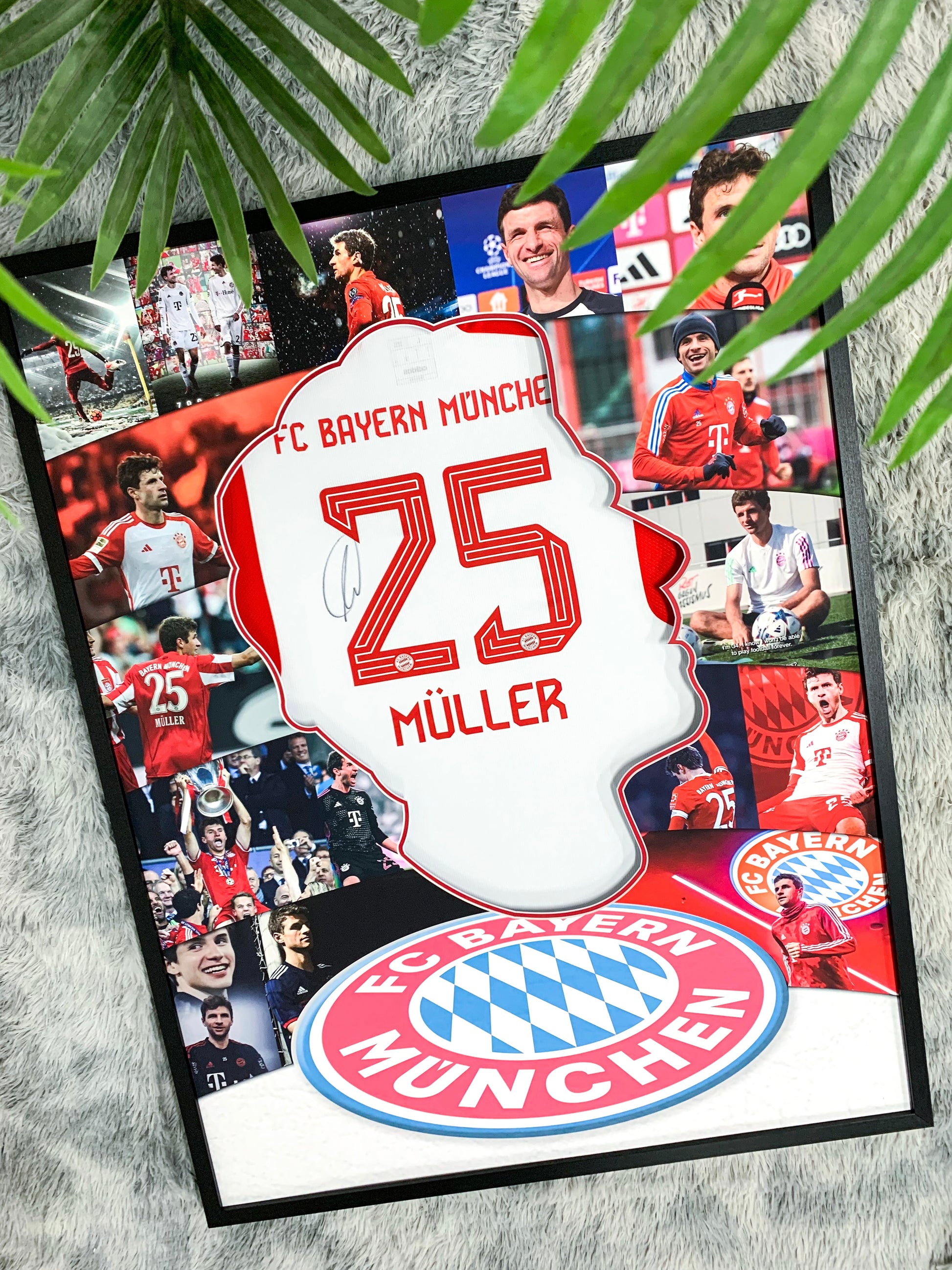 FC Bayern Munich Thomas Müller Autographed Jersey with Personalized Custom Design Framed 00007