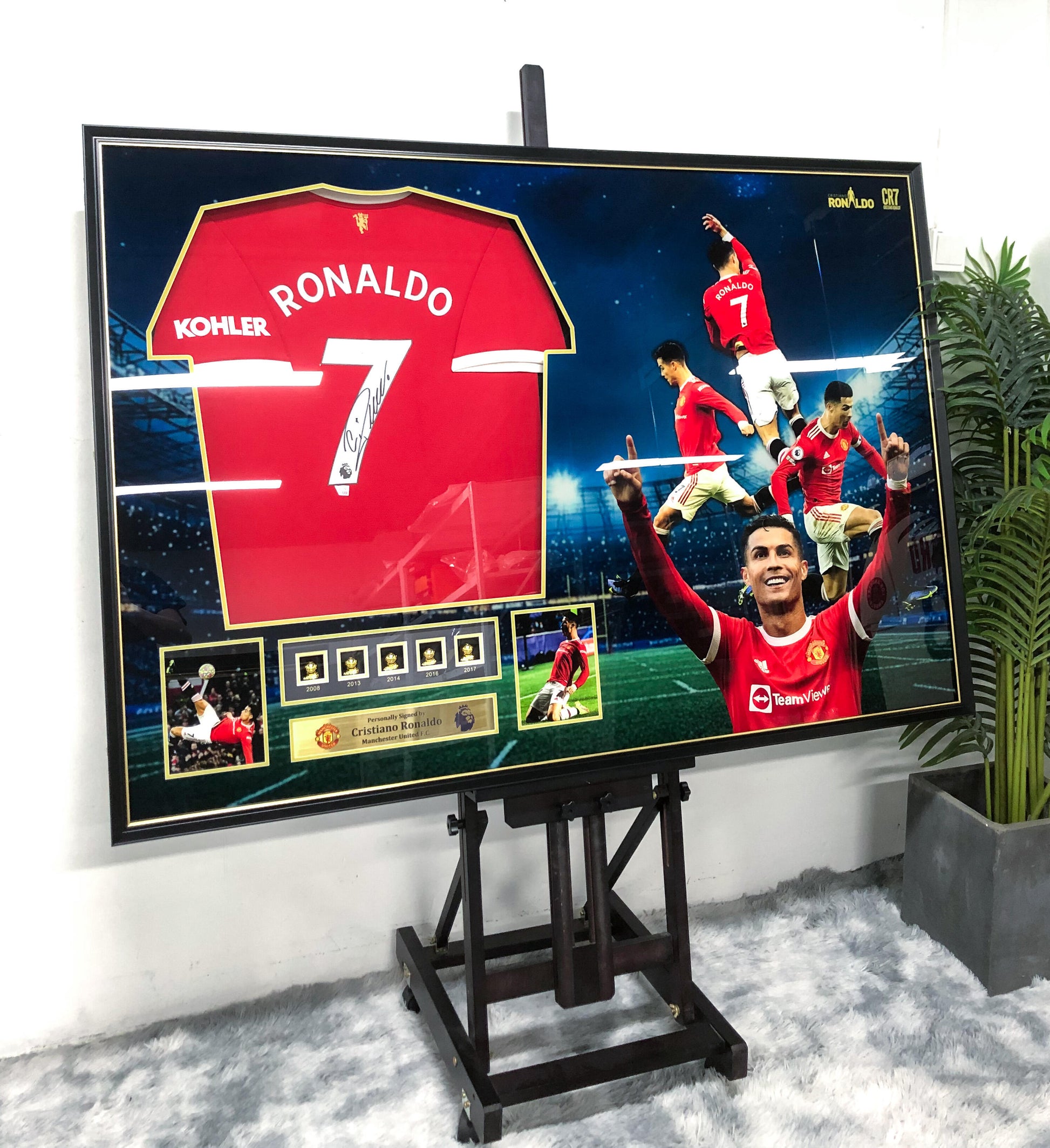 Manchester United Cristiano Ronaldo Autographed Jersey with Personalized Custom Design Framed 00079