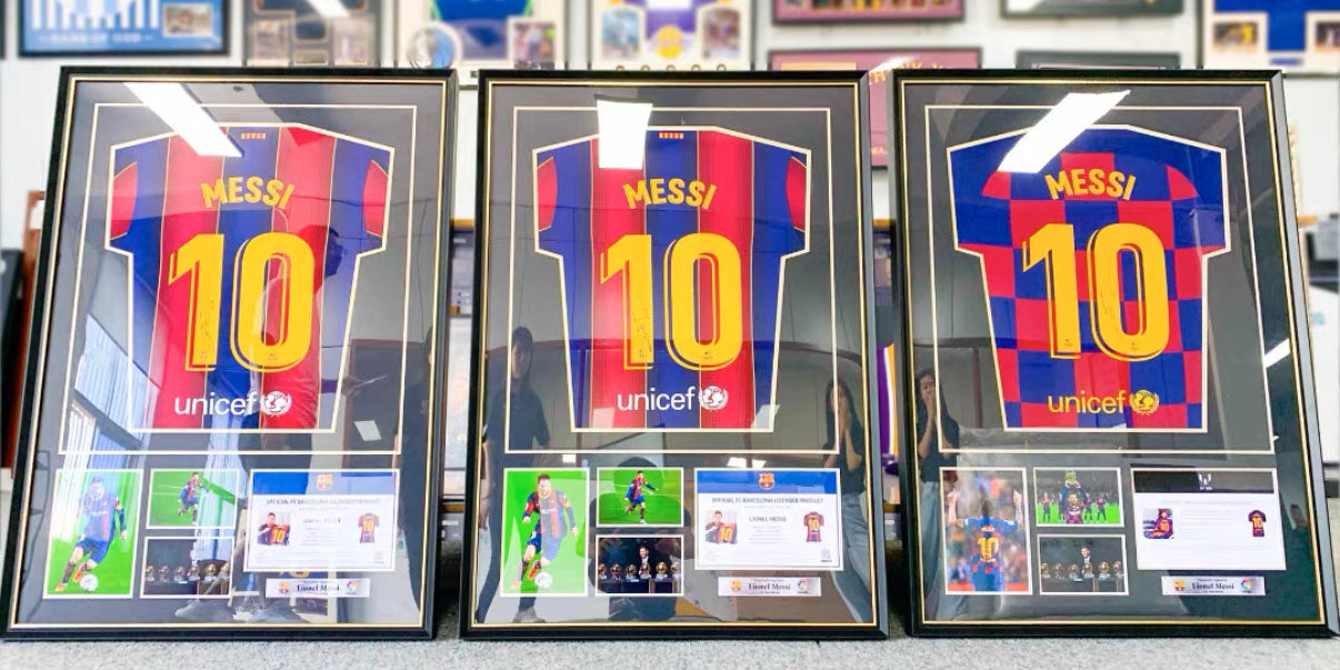 FC Barcelona Lionel Messi Autographed Jersey with Classic Design Framed 00004
