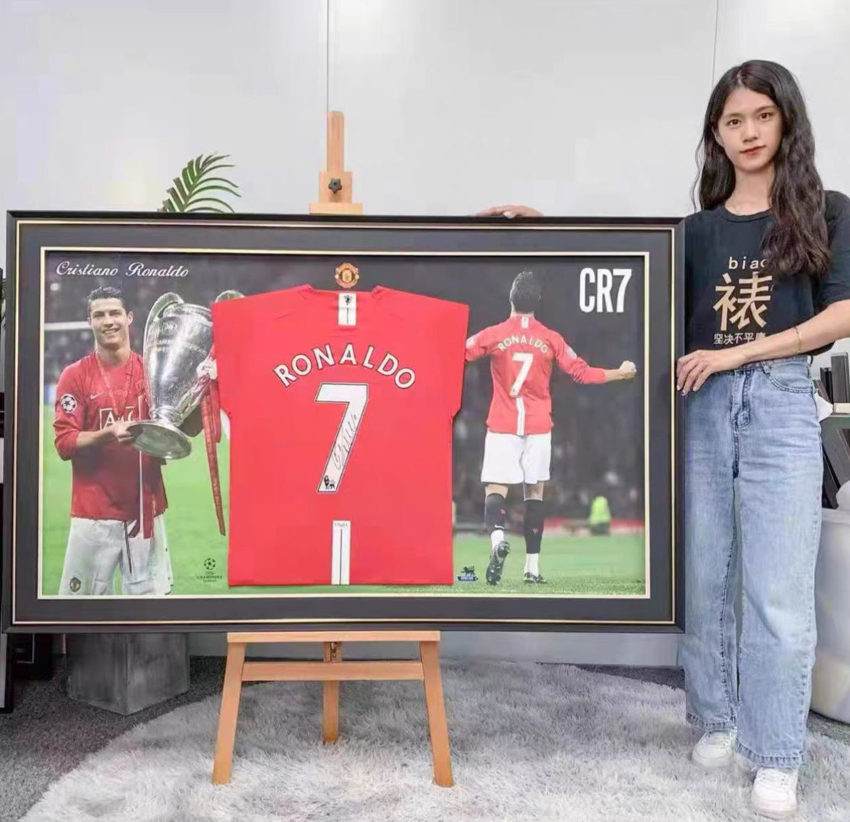 Manchester United Cristiano Ronaldo Autographed Jersey with Personalized Custom Design Framed 000036