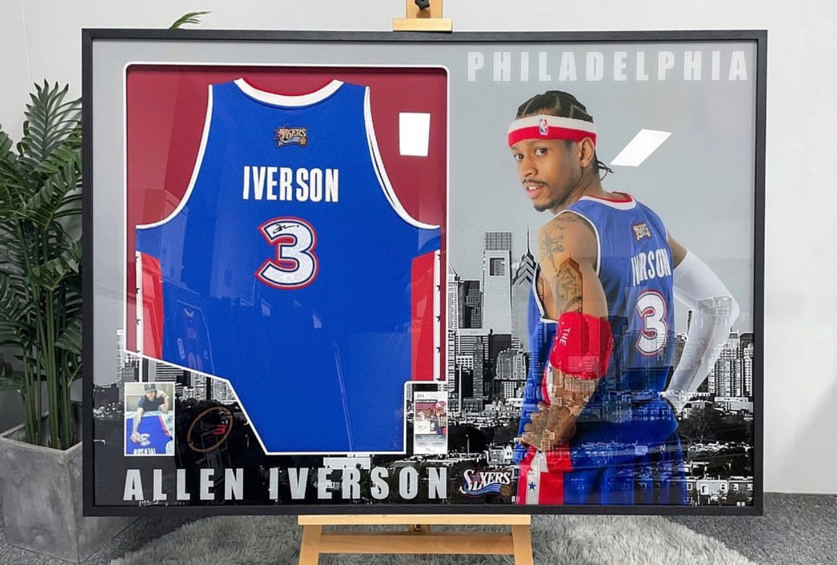 Philadelphia 76ers Allen Iverson Autographed Jersey with Personalized Custom Design Framed 000014