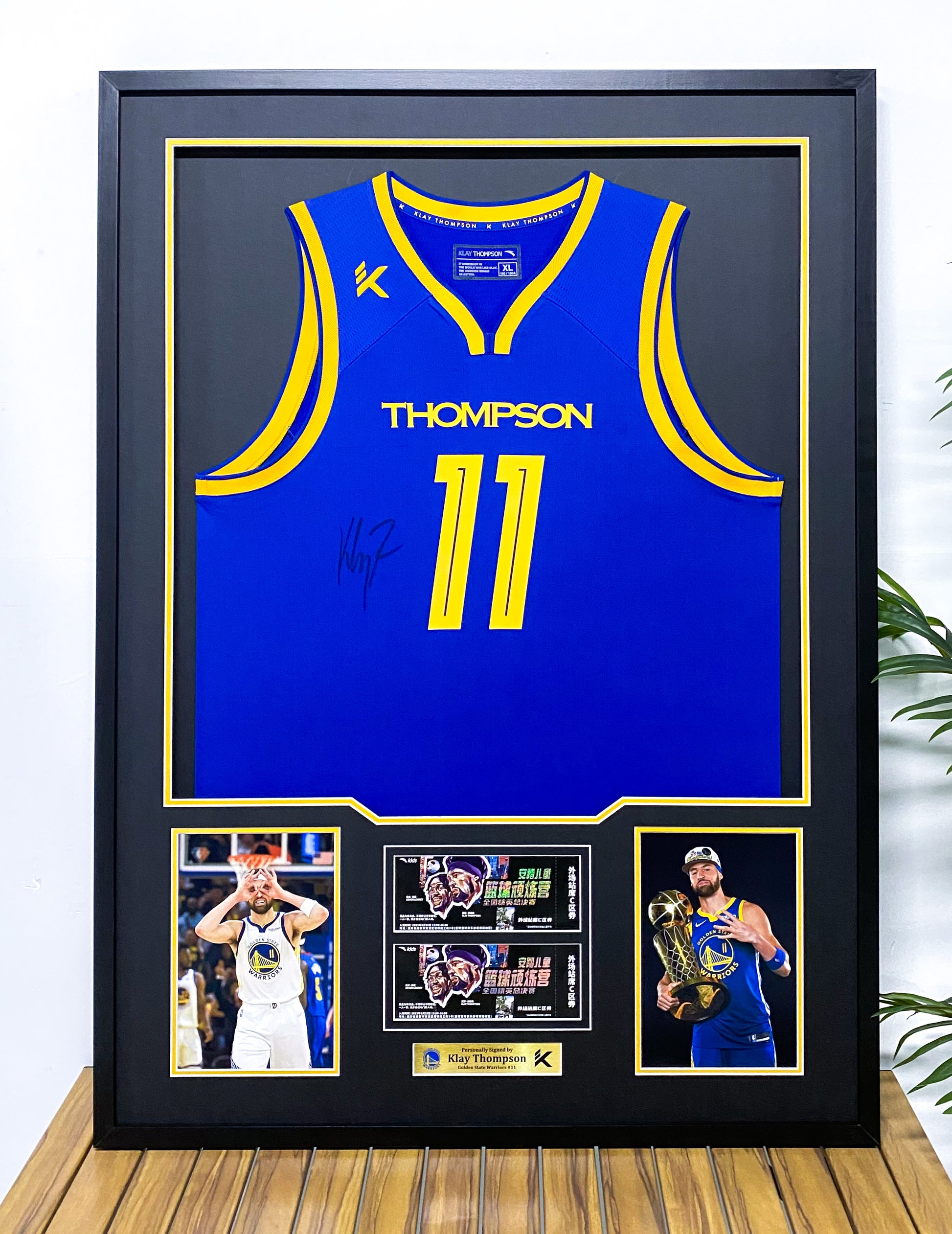 Golden State Warriors Klay Thompson Autographed Jersey with Standard Design Framed00001