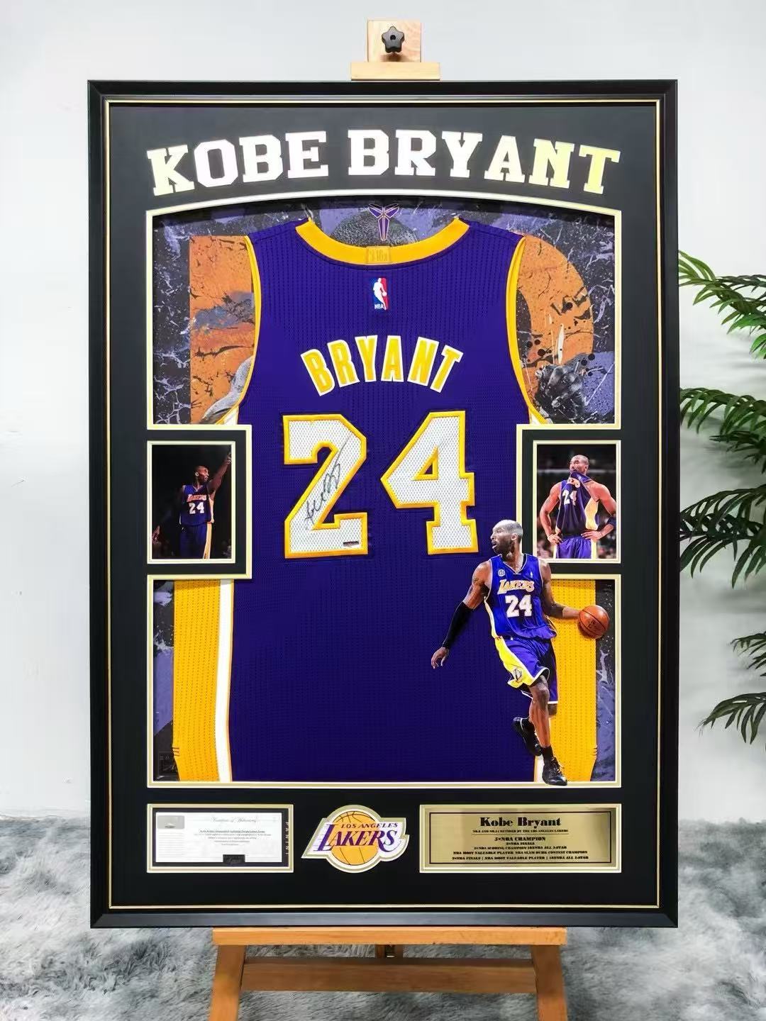 Los Angeles Lakers Kobe Bryant Autographed Jersey with Personalized Custom Design Framed 000027