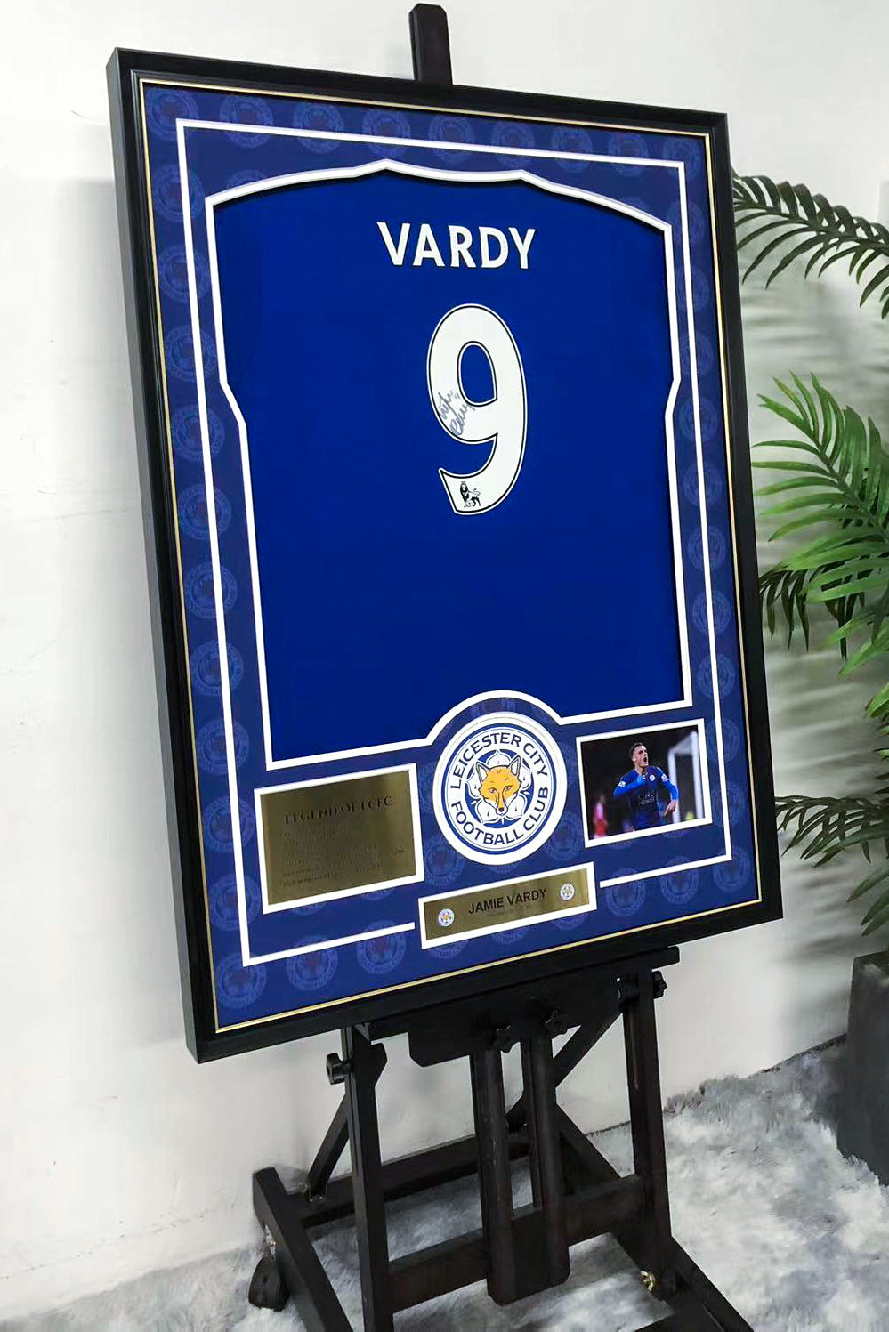 Leicester City F.C. Jamie Vardy  Autographed Jersey with Personalized Custom Design Framed 00091