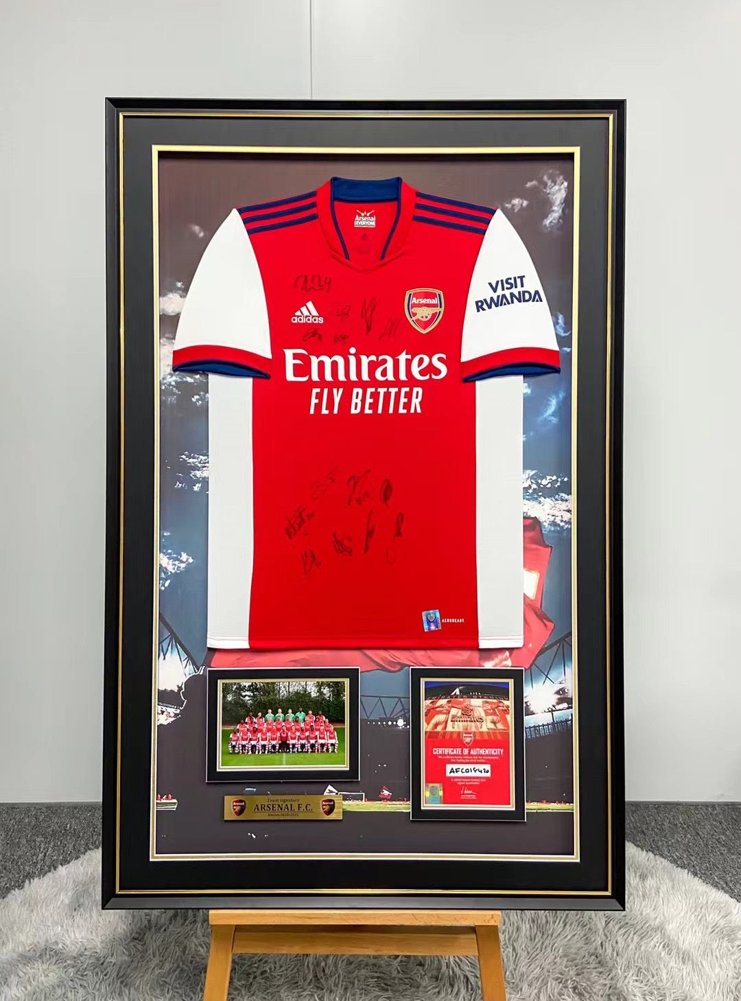 The Arsenal Football Club Autographed Jersey with Personalized Custom Design Framed 00016
