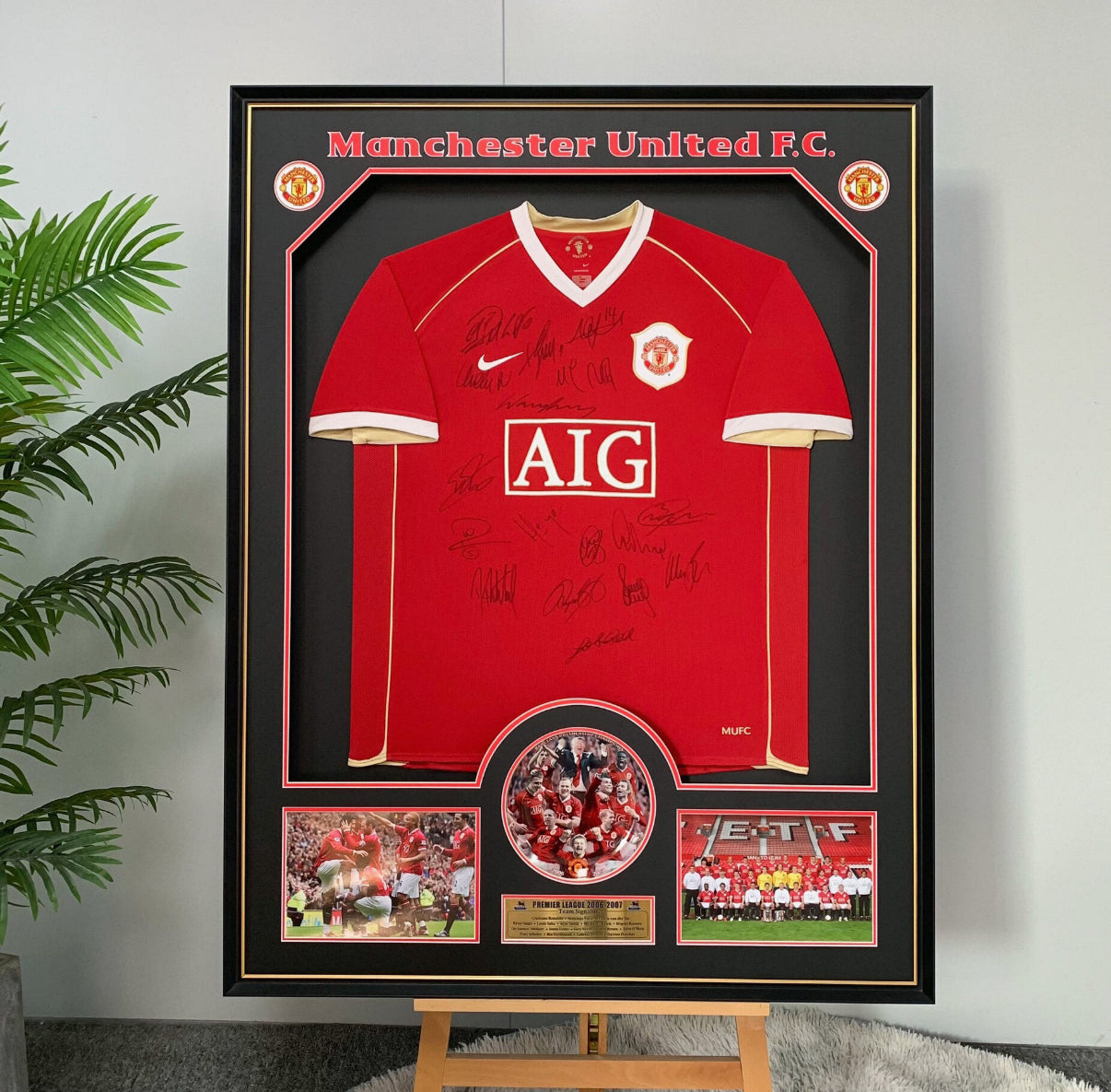 Manchester United Wes Brown Autographed Jersey with Personalized Custom Design Framed 00087