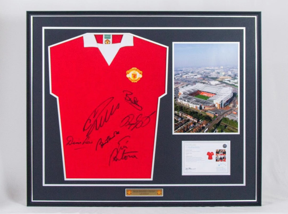 Manchester United Autographed Jersey with Personalized Custom Design Framed 000029