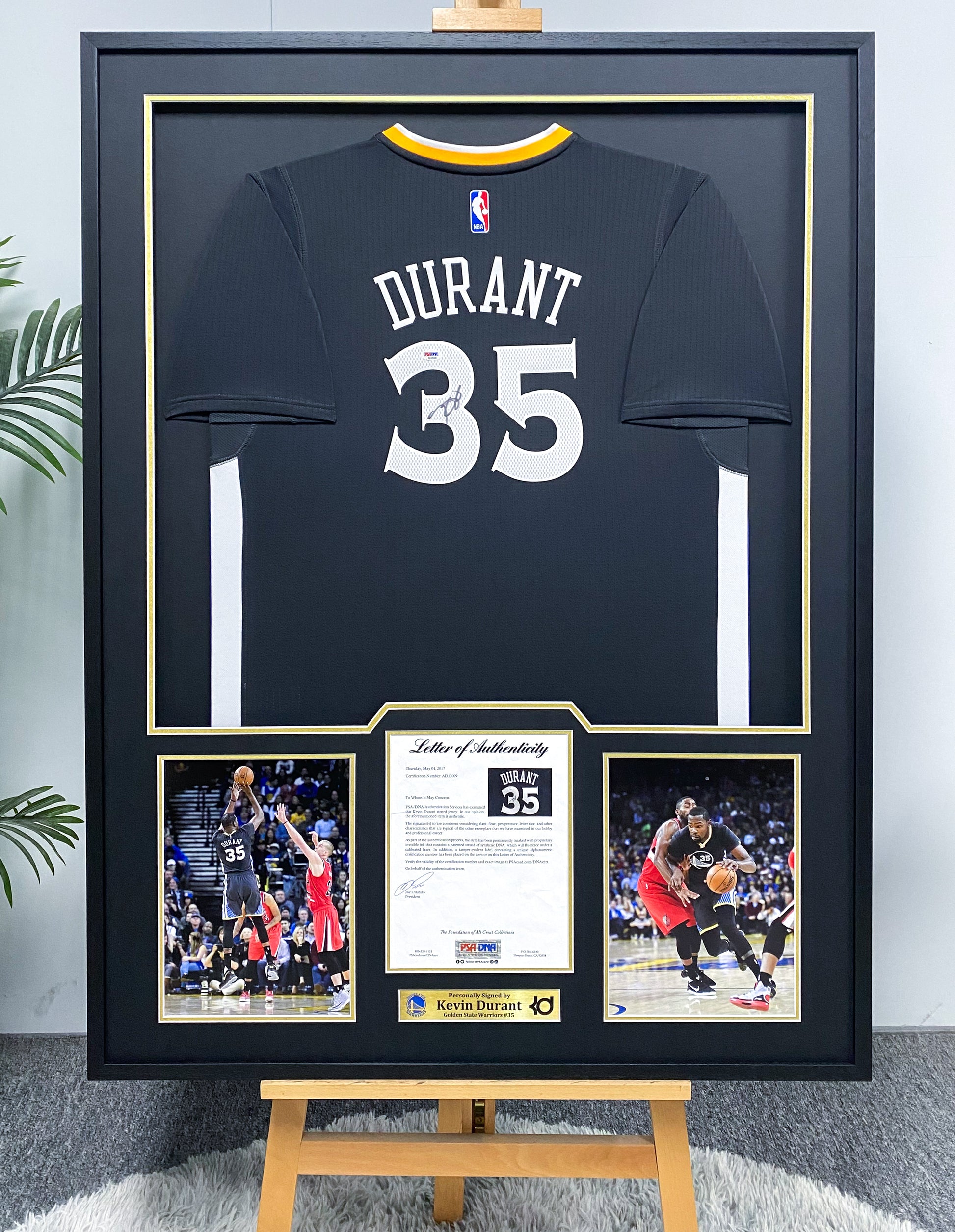 Golden State Warriors Kevin Durant Autographed Jersey with Standard Design Framed000012