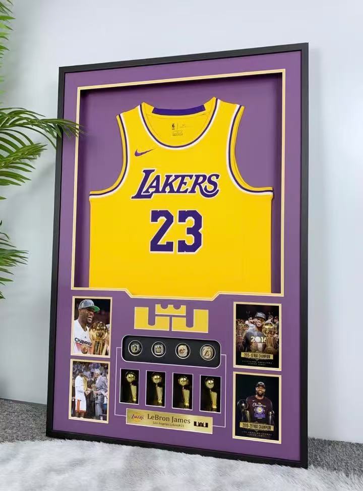 Los Angeles Lakers LeBron James  Autographed Jersey with Personalized Custom Design Framed 000038