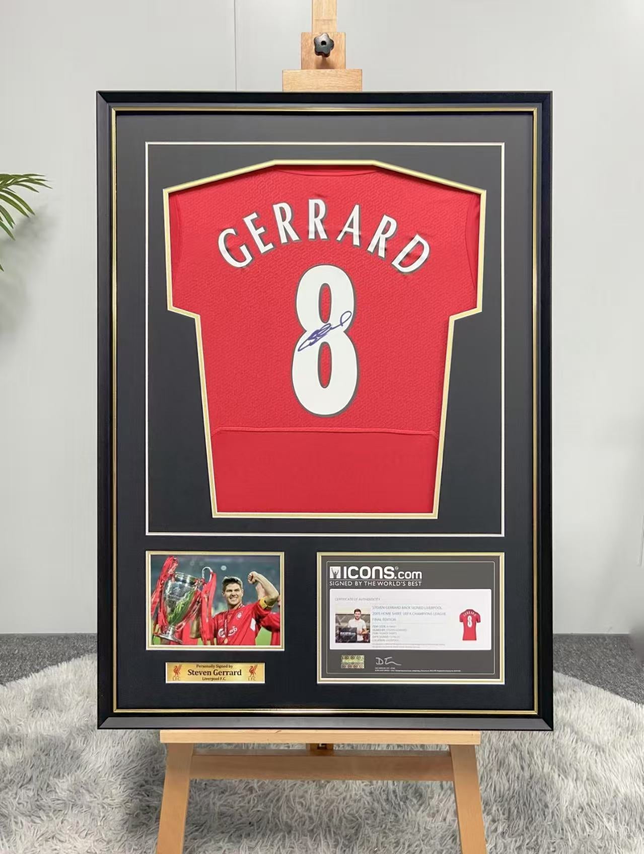 Liverpool FC Steven Gerrard Autographed Jersey with Classic Design Framed 000019