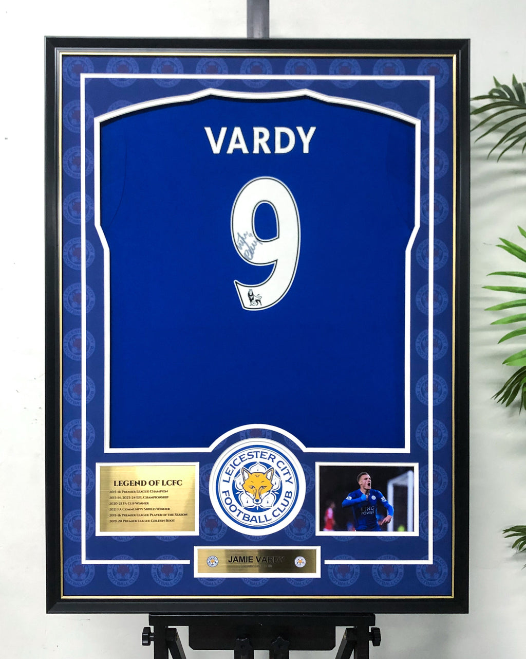 Leicester City F.C. Jamie Vardy  Autographed Jersey with Personalized Custom Design Framed 00091