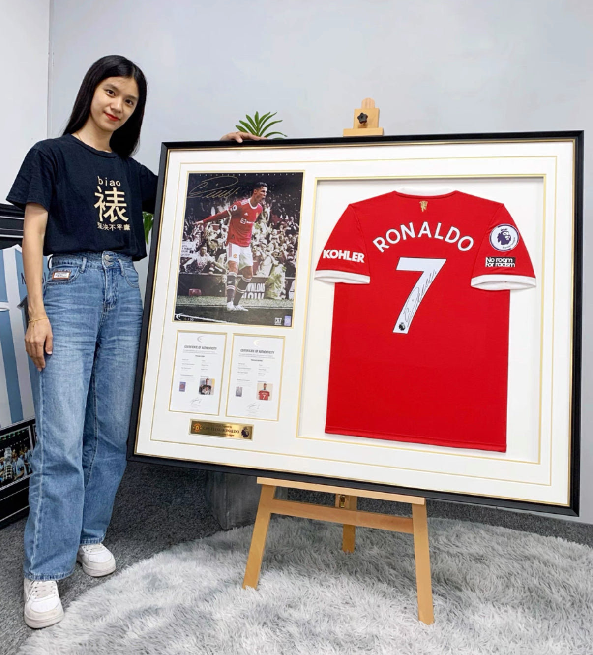 Manchester United Cristiano Ronaldo Autographed Jersey with Personalized Custom Design Framed 00002